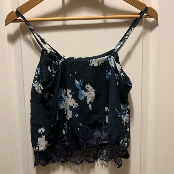 Delicate garage tank top - Picture 2 of 2